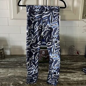Stylish Blue Leaf Print Leggings
